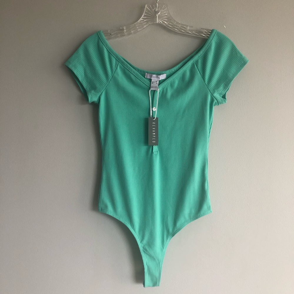 Adorable Revamped Button Ribbed Bodysuit Size XL